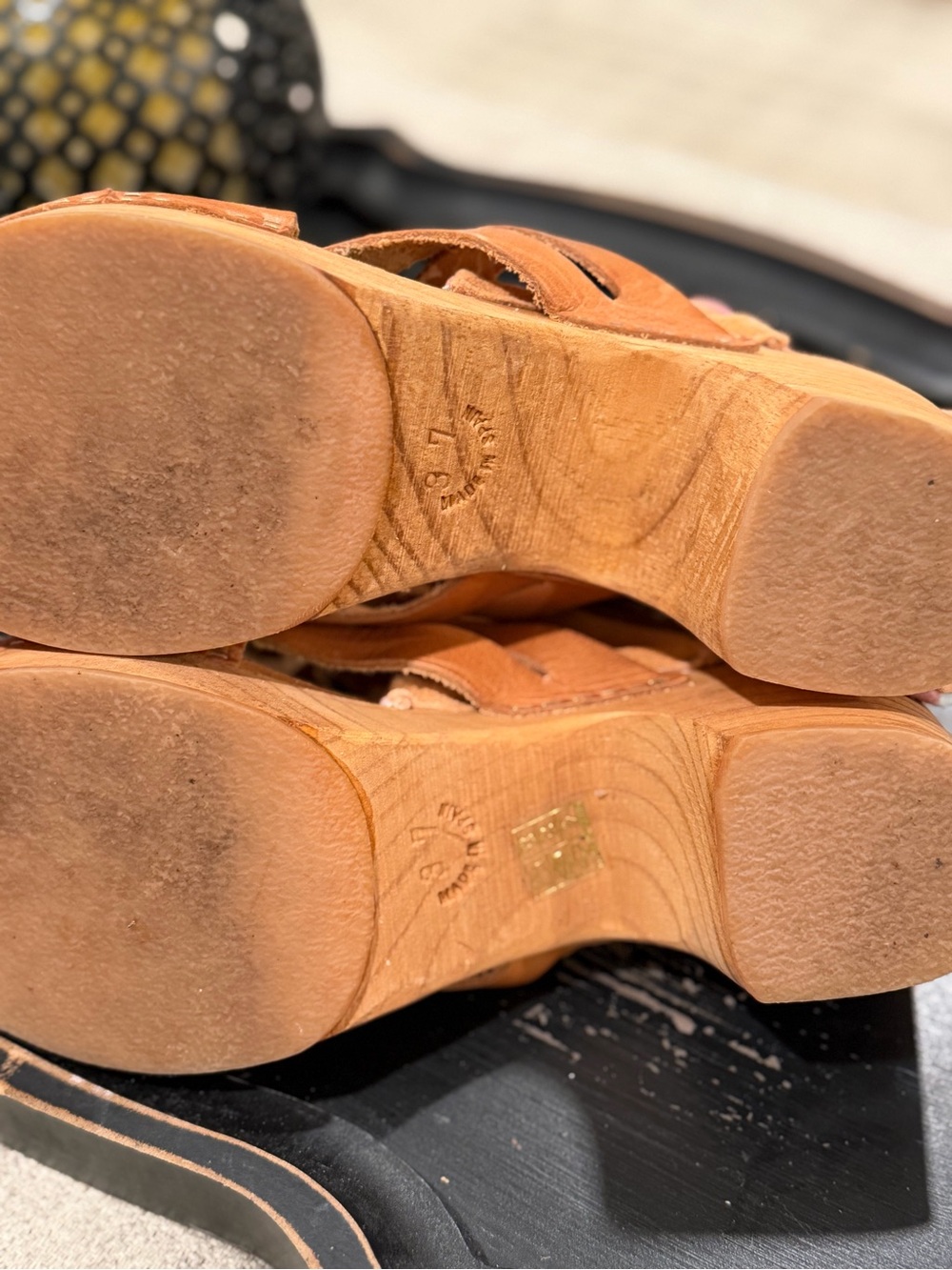 Free People Emmy Wrap Clogs 
Tan Suede & Leather Platform Sandals - Picture 8 of 12